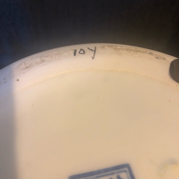 Chinoiserie fine porcelain lotus jardiniere with side handles 20th century EUC - Picture 6 of 8